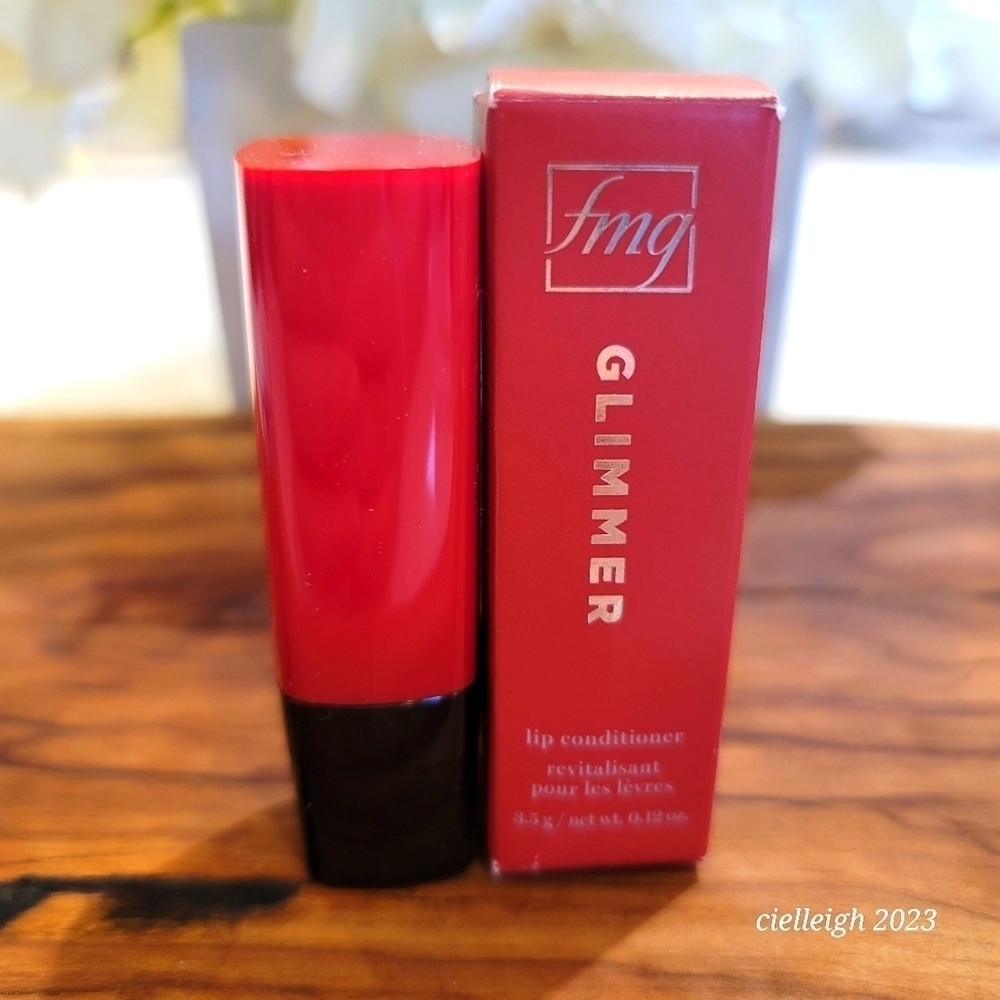 Avon fmg Glimmer Lip Conditioner